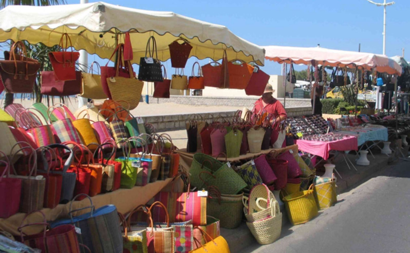 Le Camping 4 étoiles dans l’Hérault le Neptune, labellisé Accueil Vélo, propose de découvrir les marchés locaux